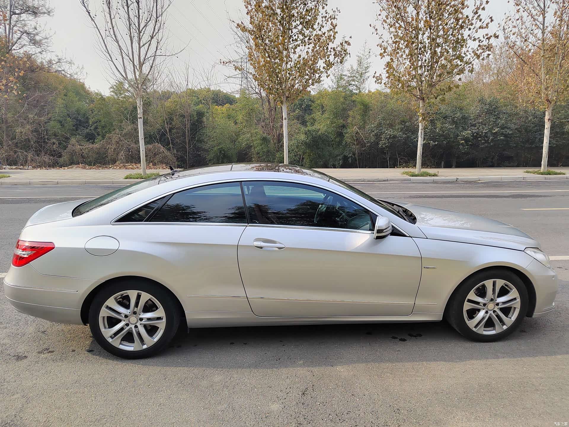Mercedes-Benz E-Class, 2011 3