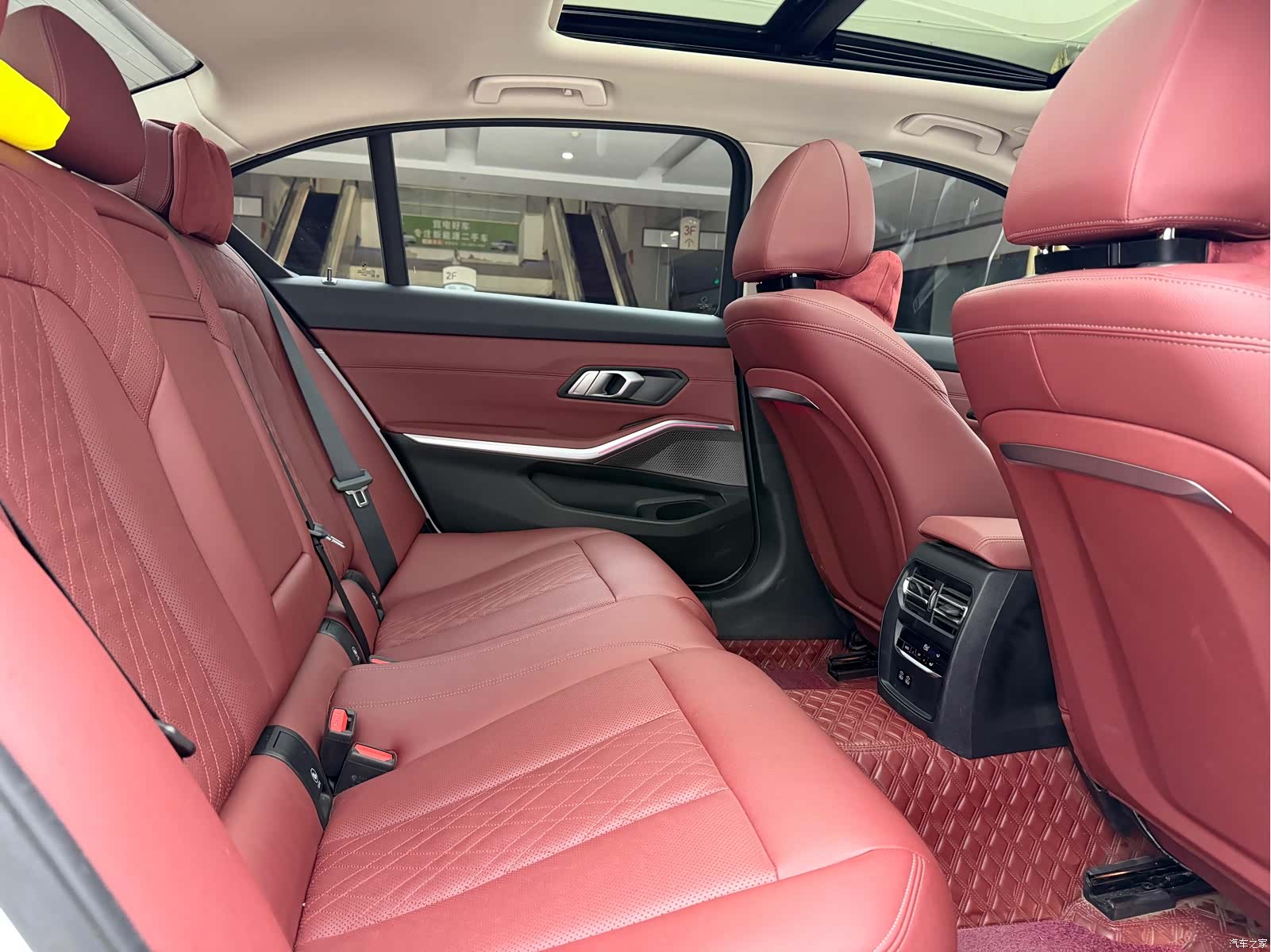 BMW 3 Series, 2023 11
