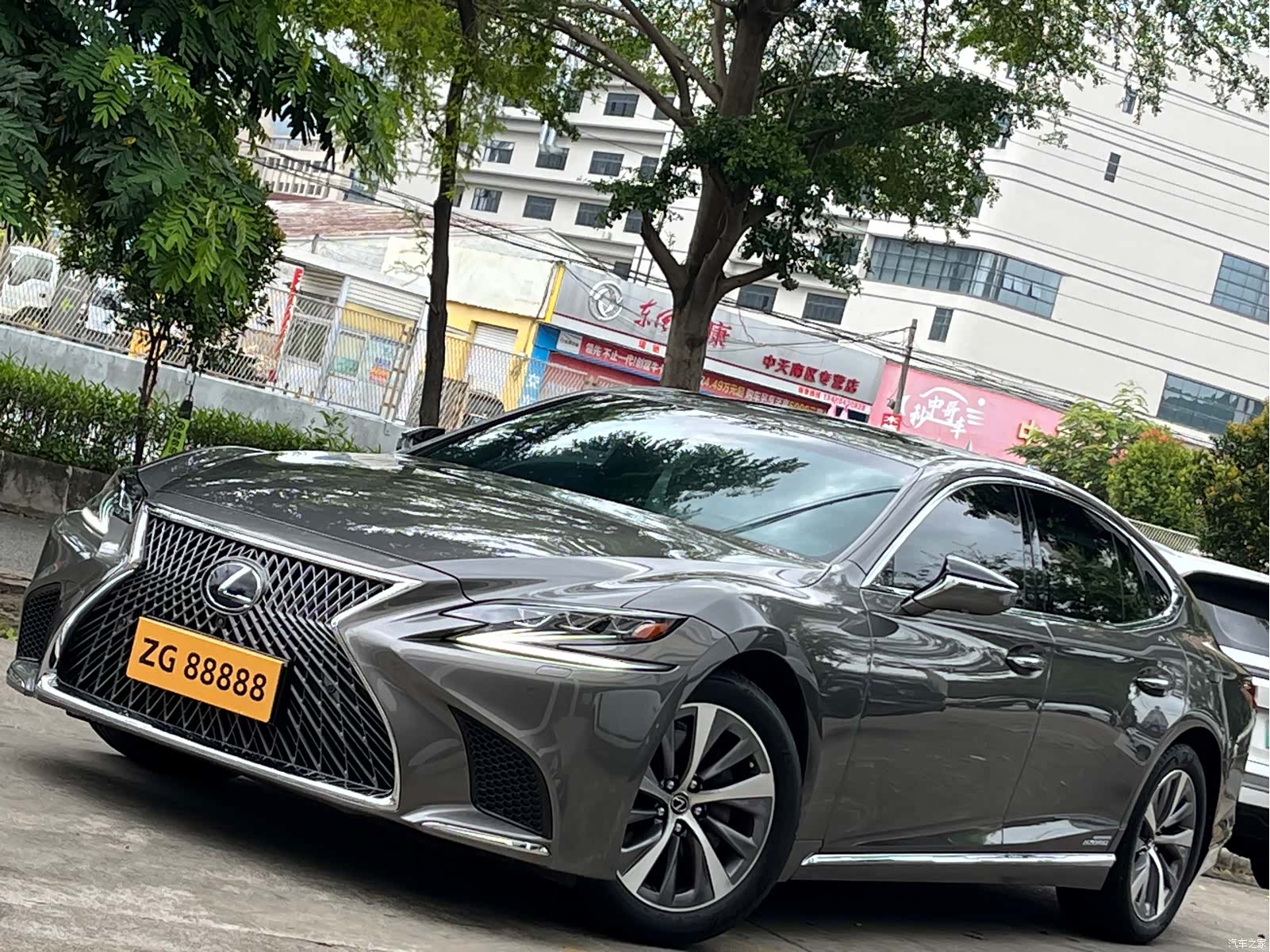 Lexus LS, 2019 2