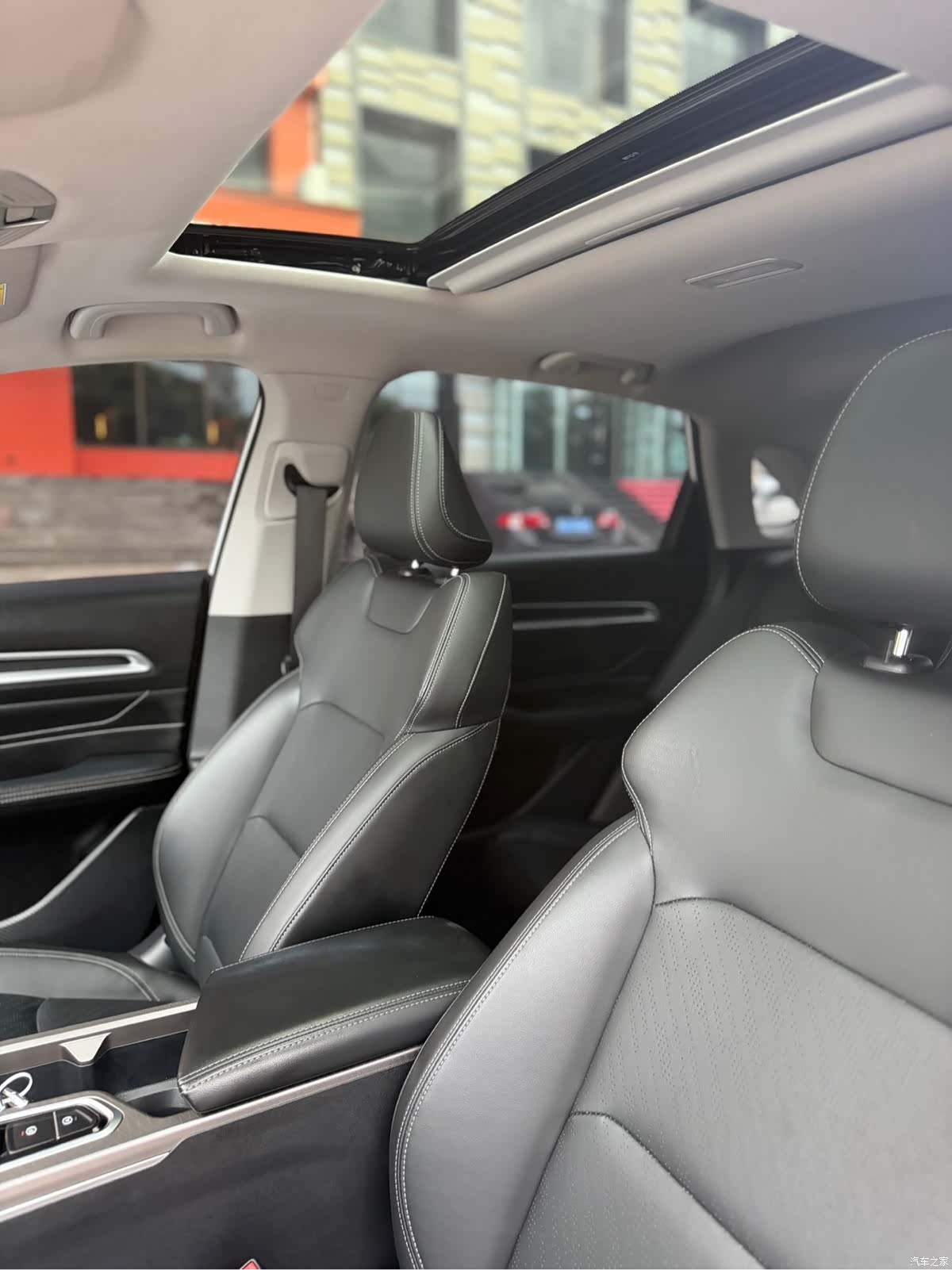 Geely Emgrand, 2022 18