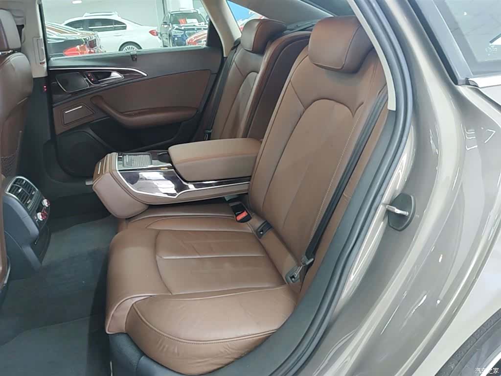 Audi A6L, 2014 17