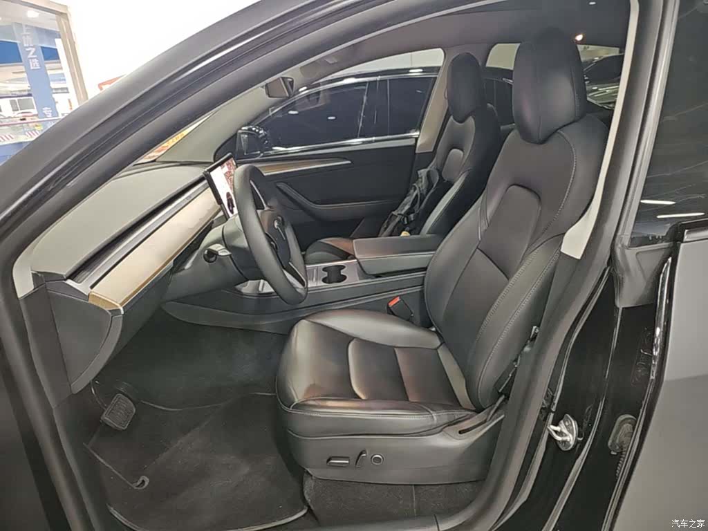 Tesla Model Y, 2021 11