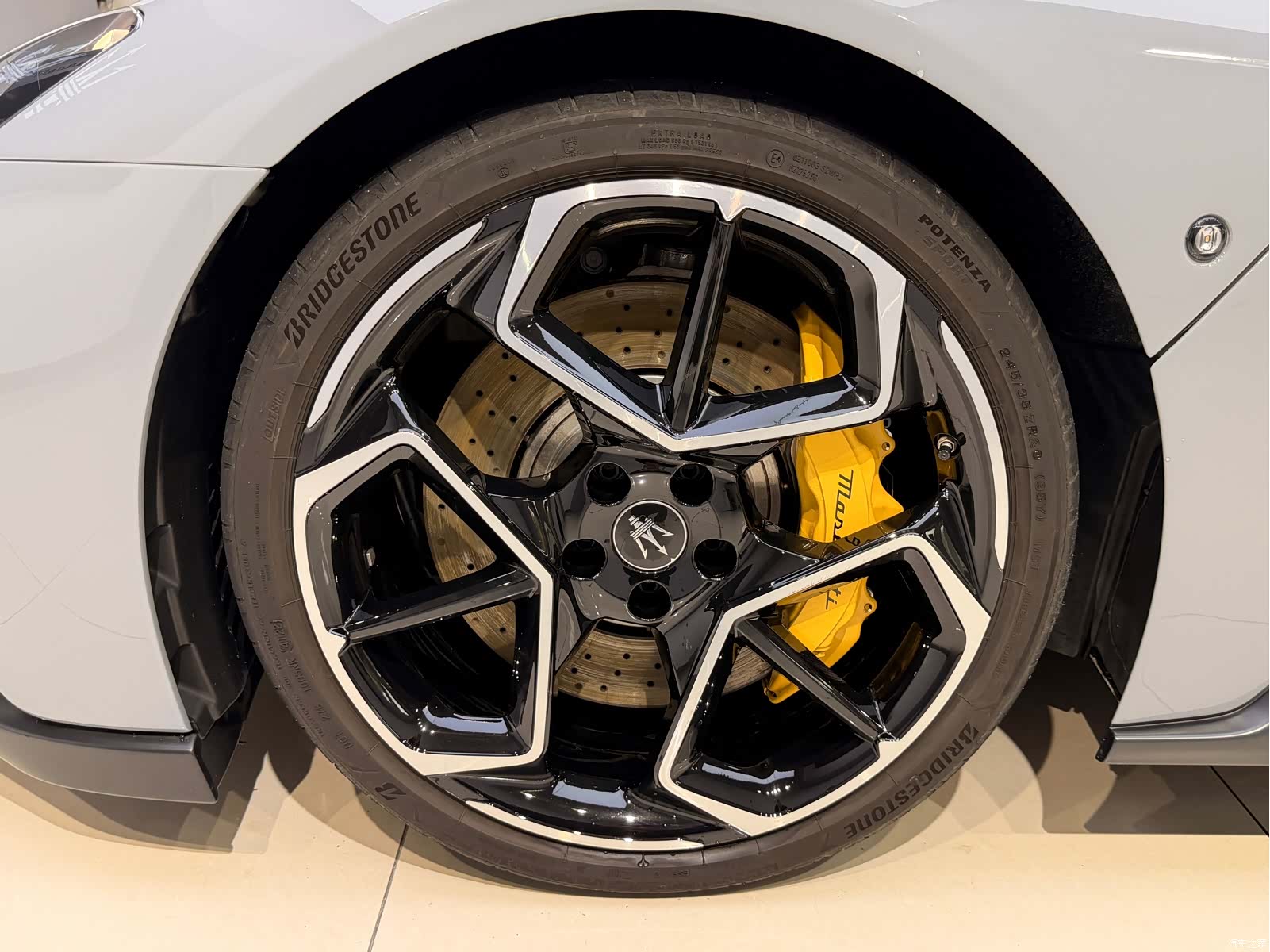 Maserati MC20, 2023 14