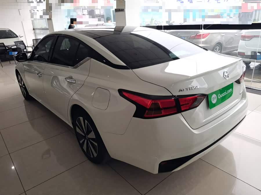 Nissan Altima 2022, фото 5
