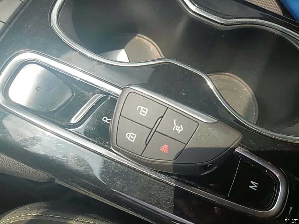 Buick Envision Plus, 2022 9