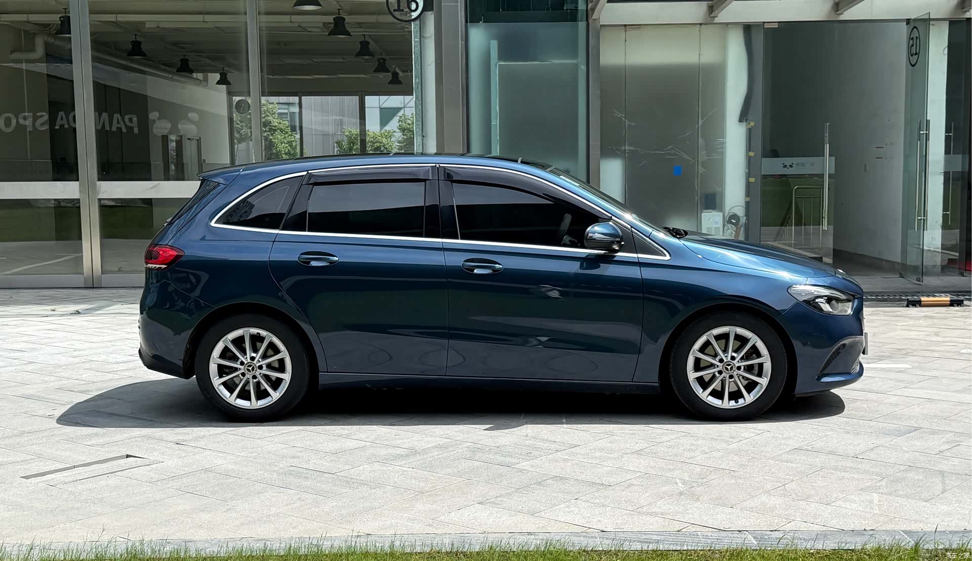 Mercedes-Benz B-Class, 2021 13