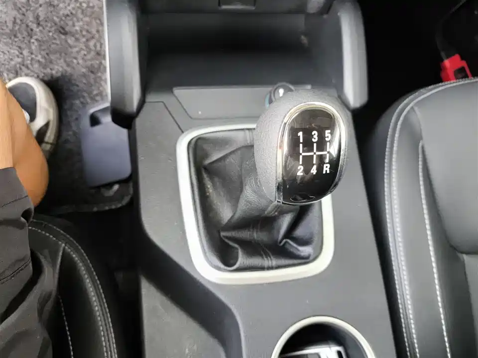 Geely Vision X6