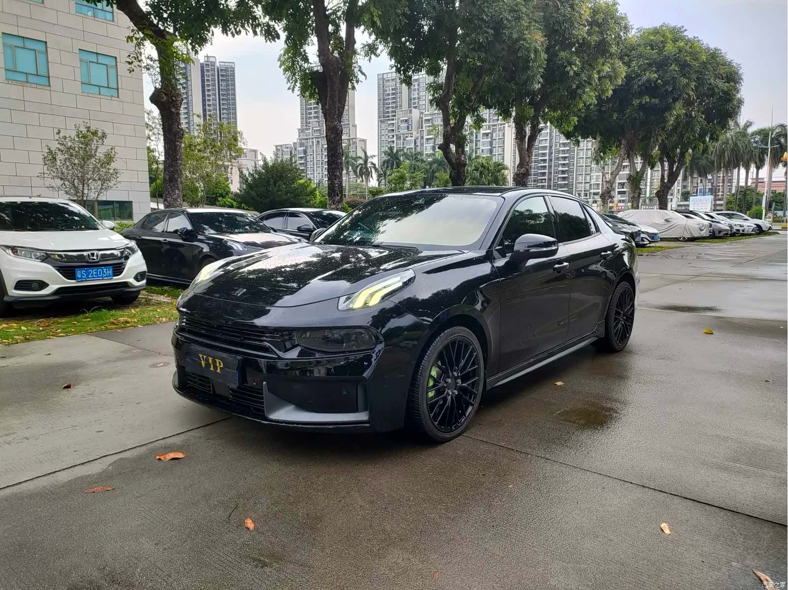 Lynk & Co 02