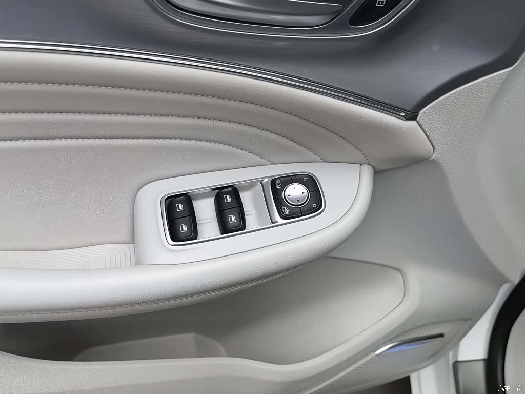 Roewe iMAX8, 2021 9