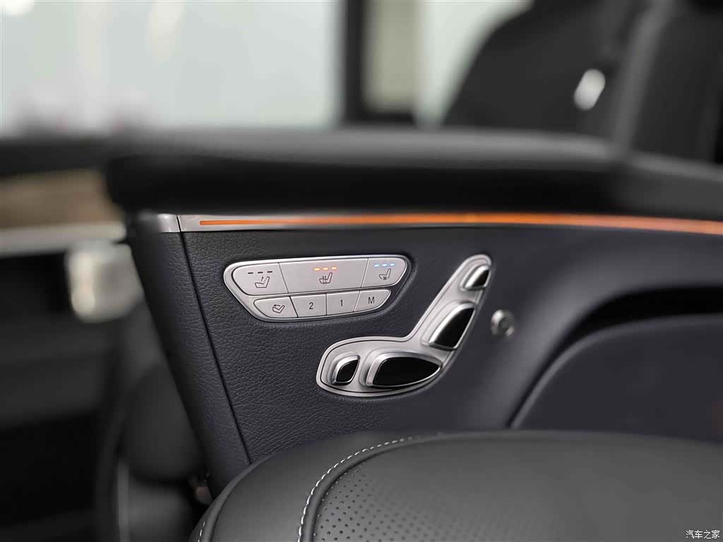 Mercedes-Benz V-Class, 2024 23