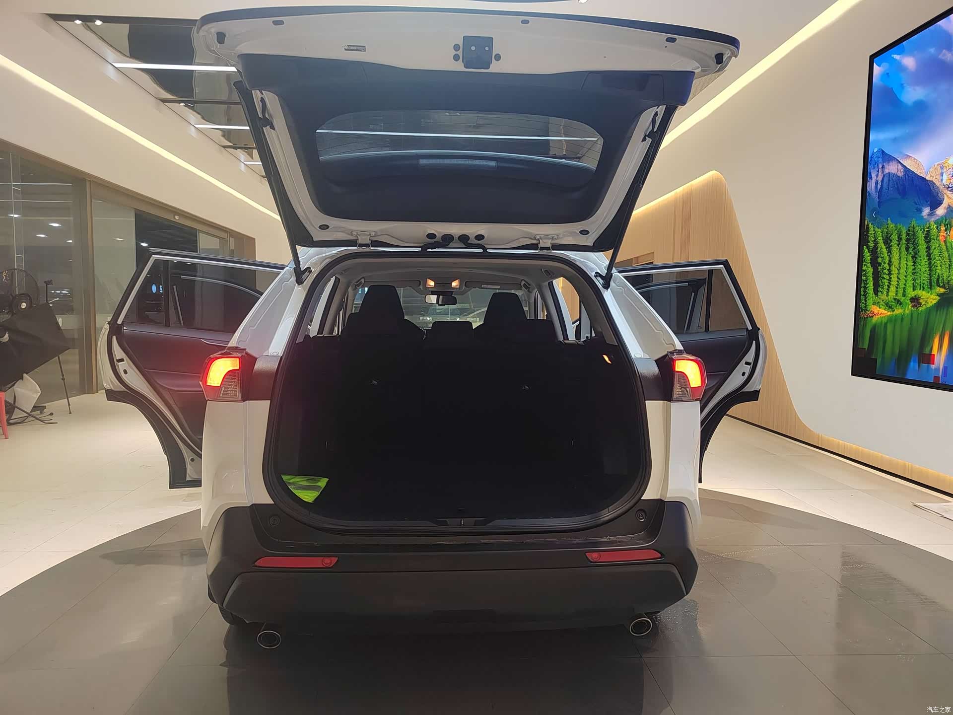 Toyota RAV4, 2022 26