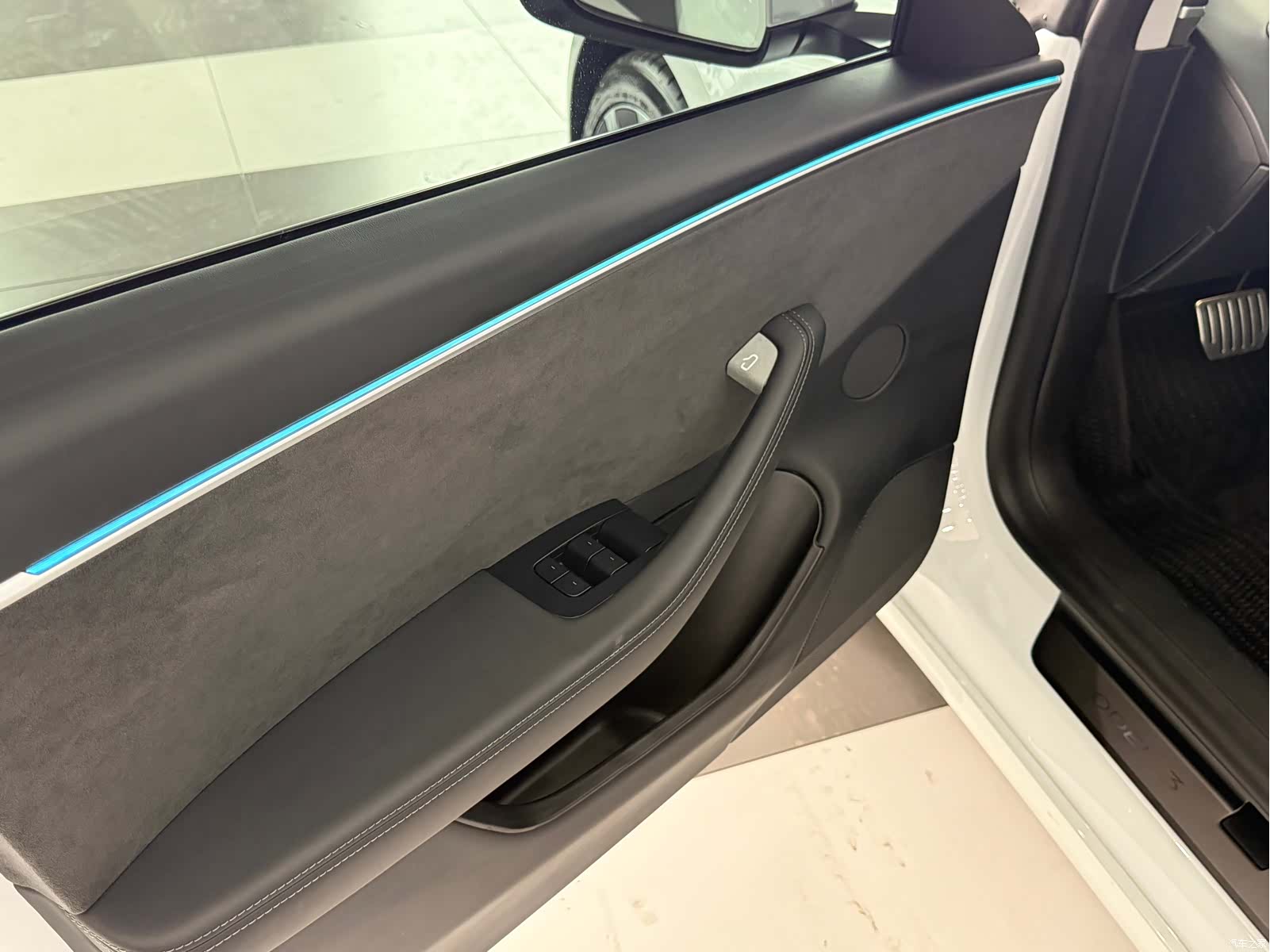 Tesla Model 3, 2025 10