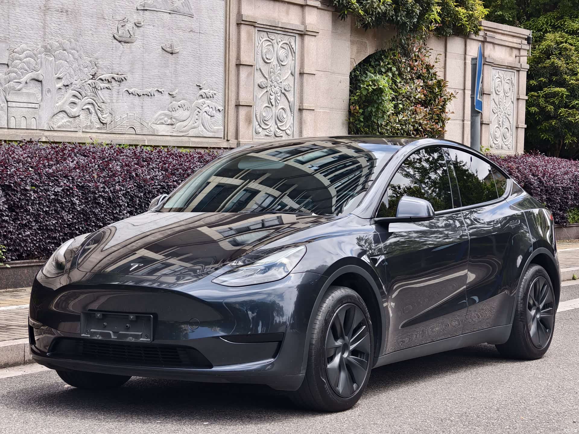 Tesla Model Y, 2025 1
