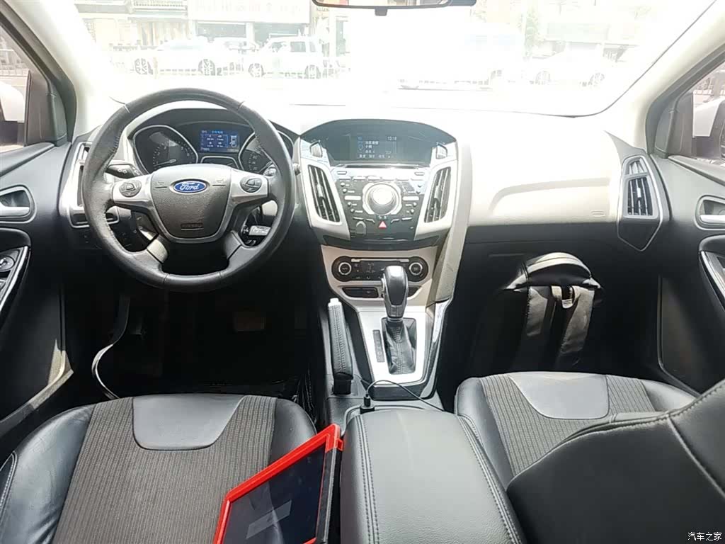Ford Focus, 2015 10
