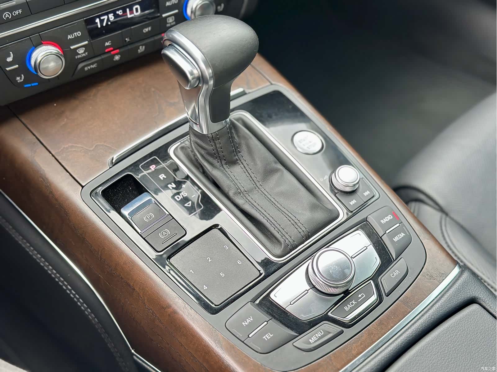 Audi A6L, 2012 25