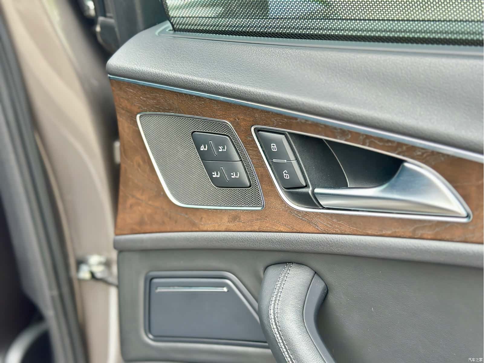 Audi A6L, 2012 48