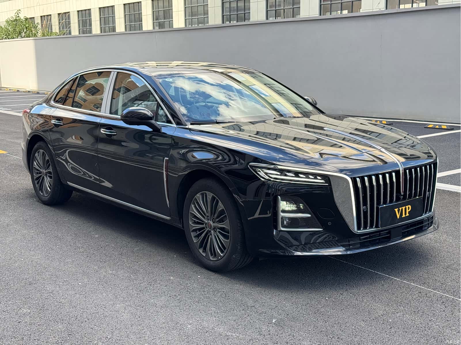 Hongqi H5, 2026 3