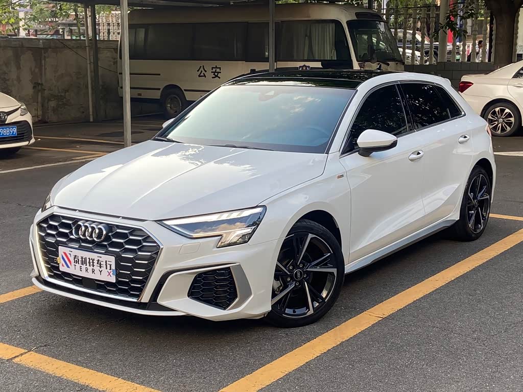 Audi A3 2023 Sportback 35 TFSI Fashion Sport