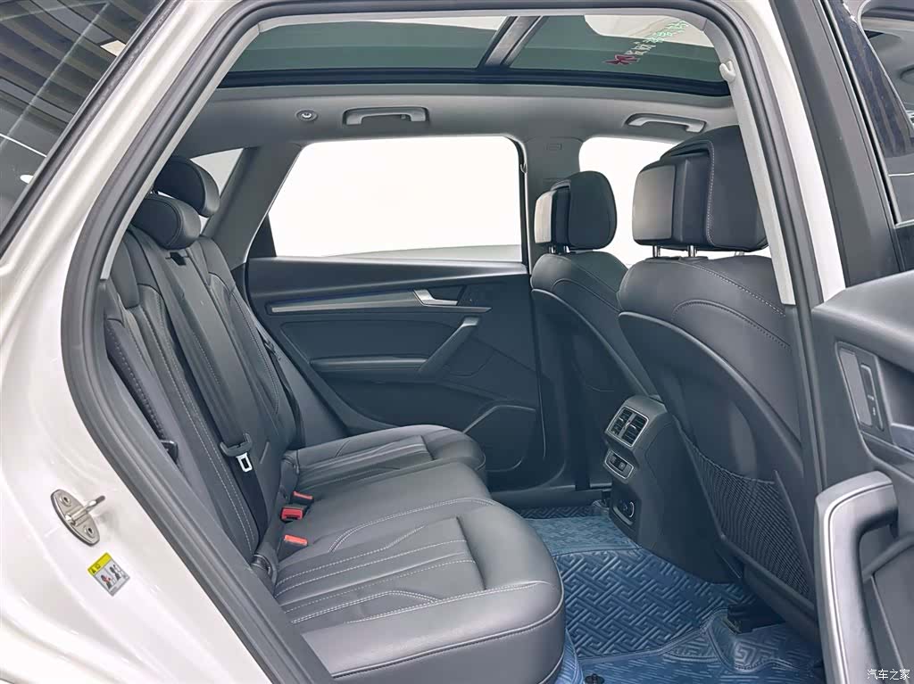 Audi Q5L, 2022 10