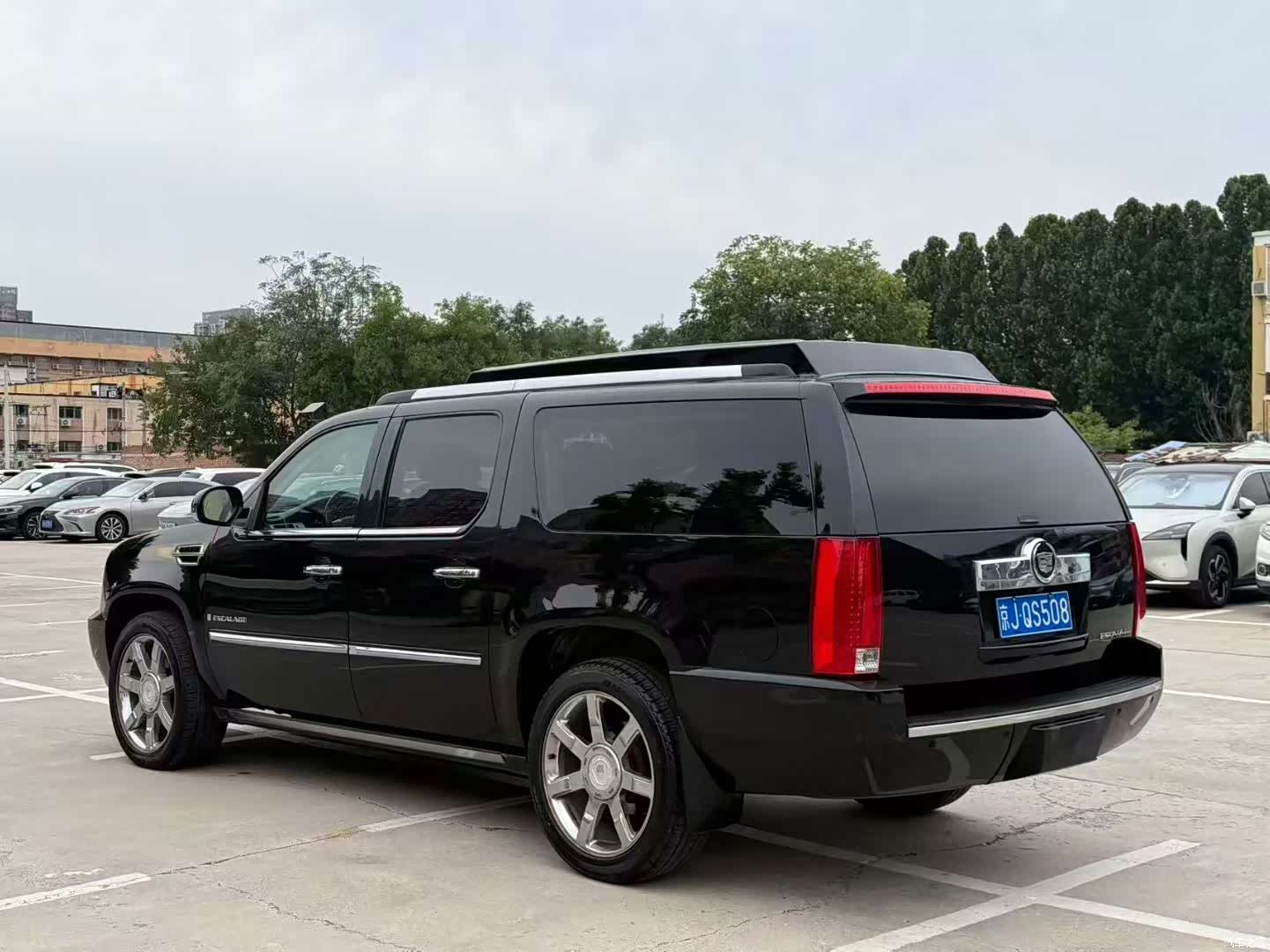 Cadillac Escalade, 2011 4