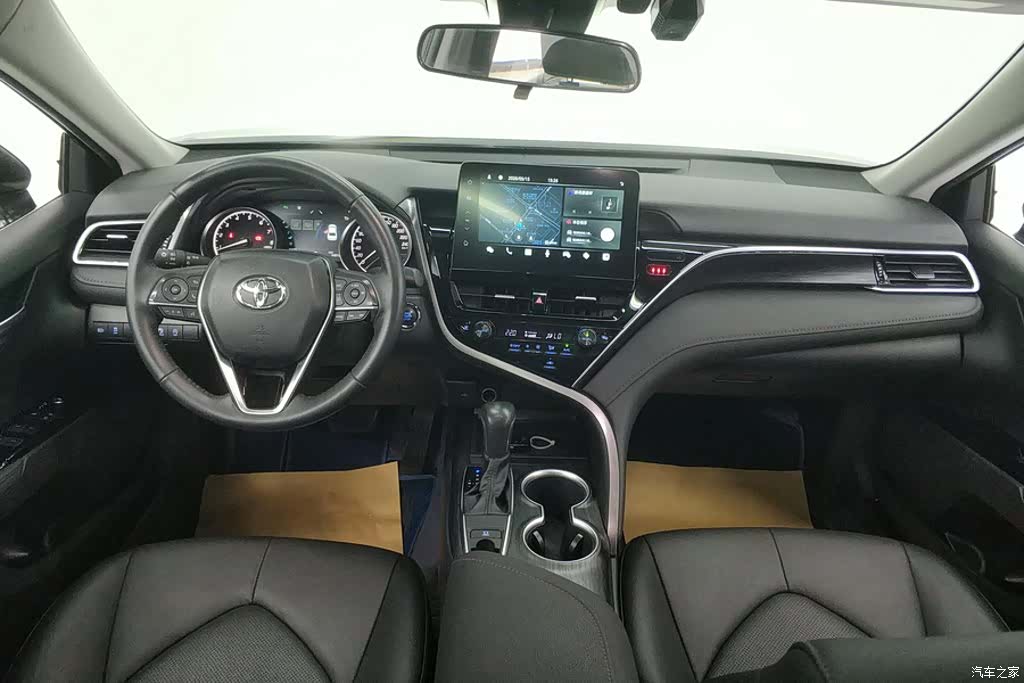 Toyota Camry, 2023 12