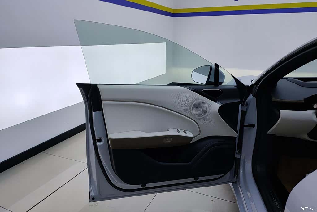 Zeekr 007, 2025 7