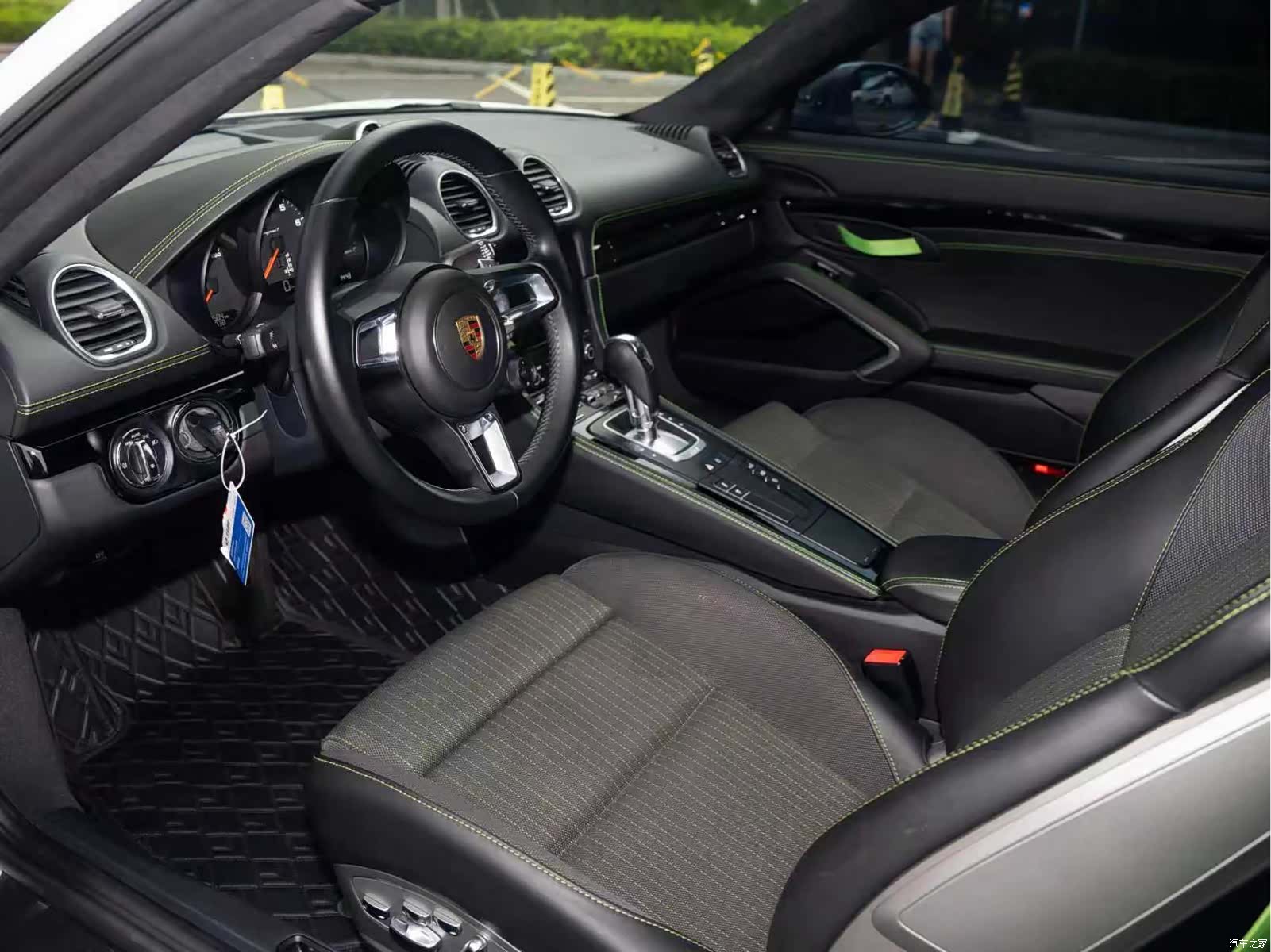 Porsche Cayman, 2021 9