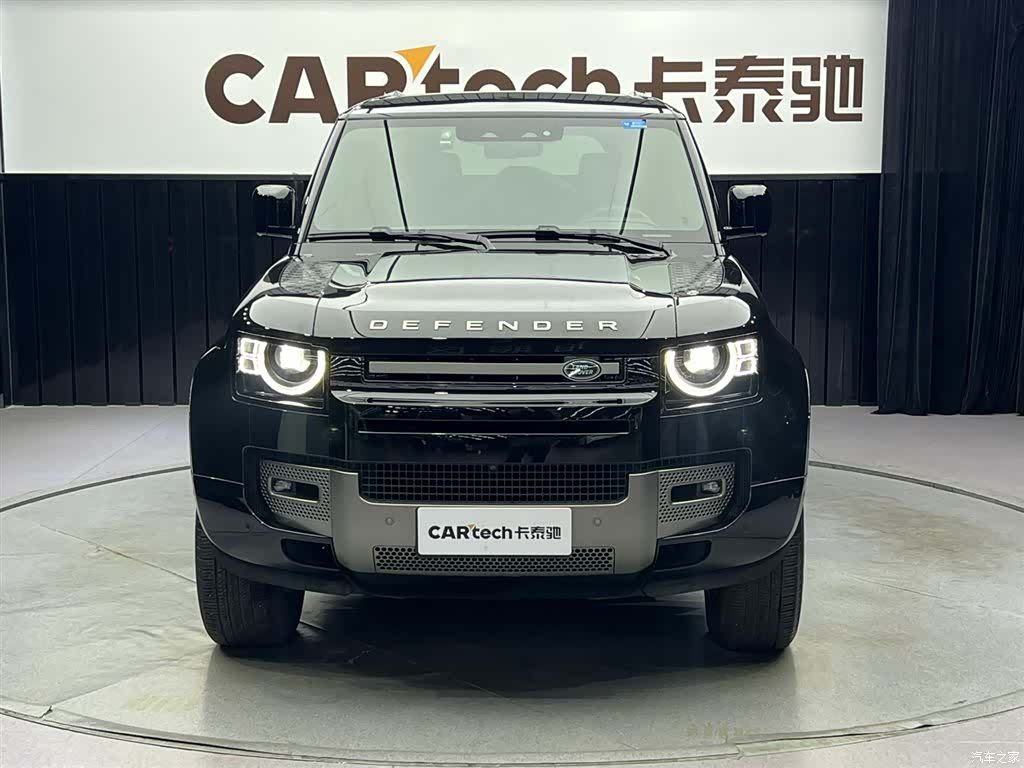 Land Rover Defender, 2024 3