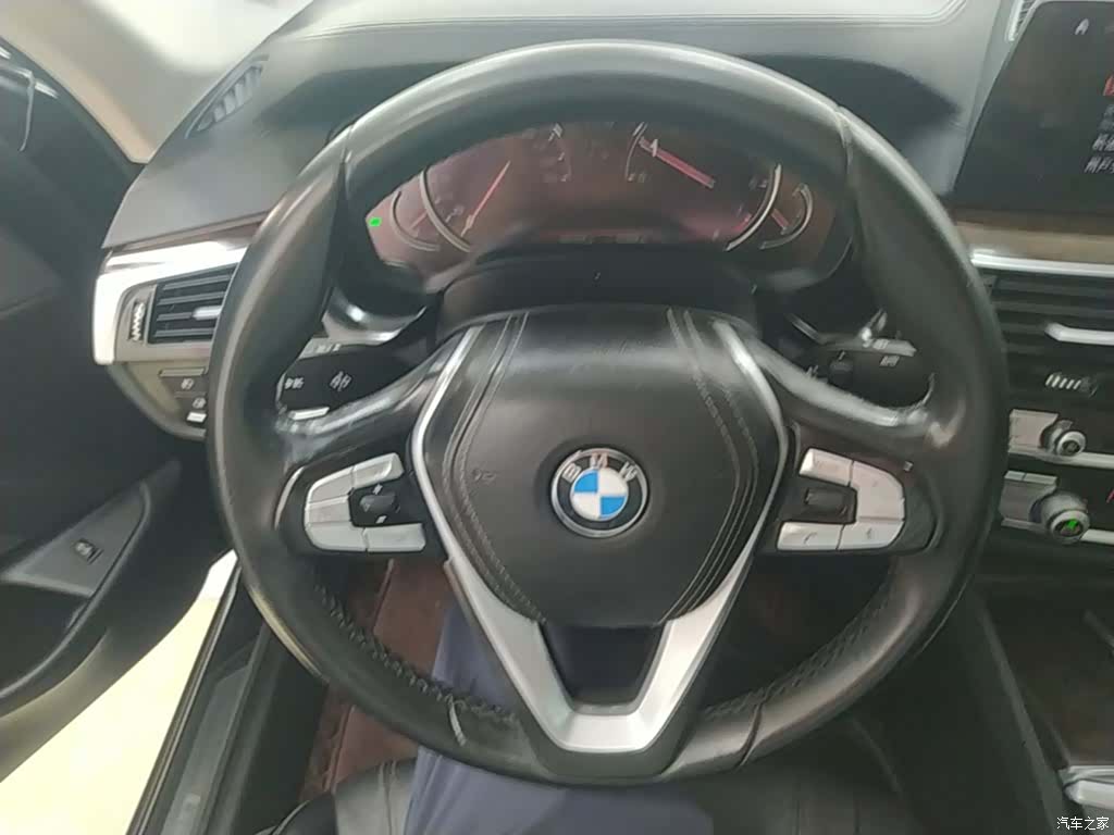 BMW 5 Series, 2018 11