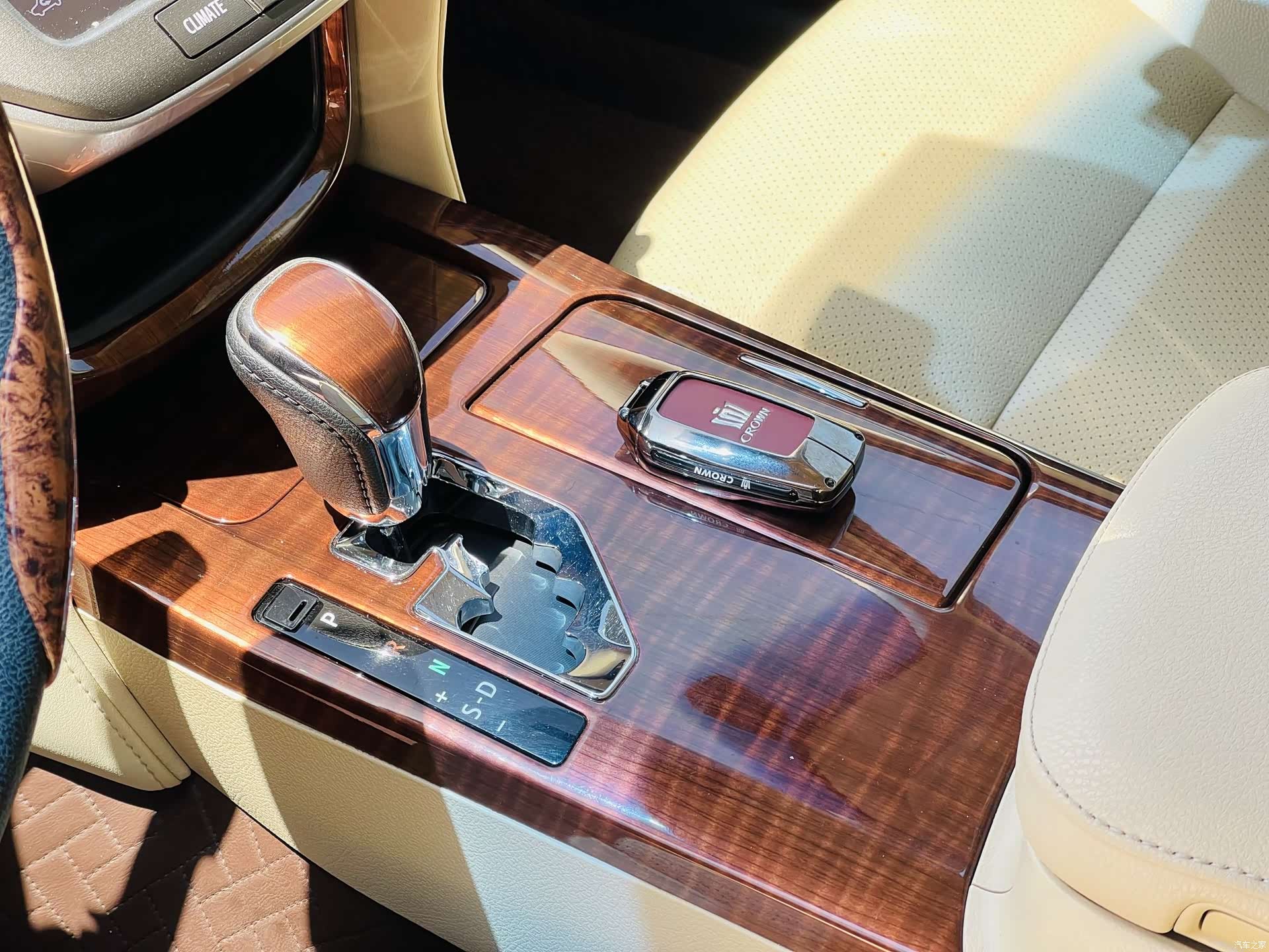 Toyota Crown, 2017 9