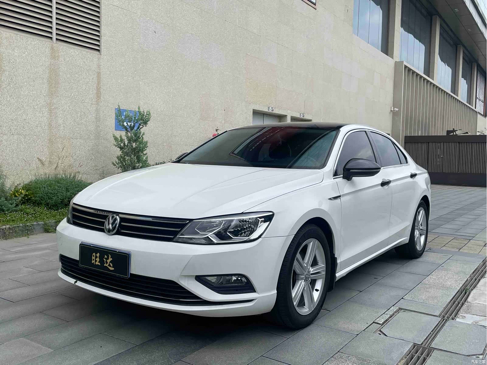 Volkswagen Lamando, 2015 1