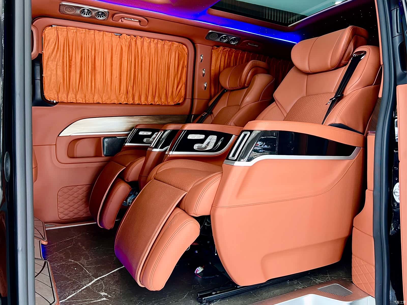 Mercedes-Benz V-Class, 2022 10