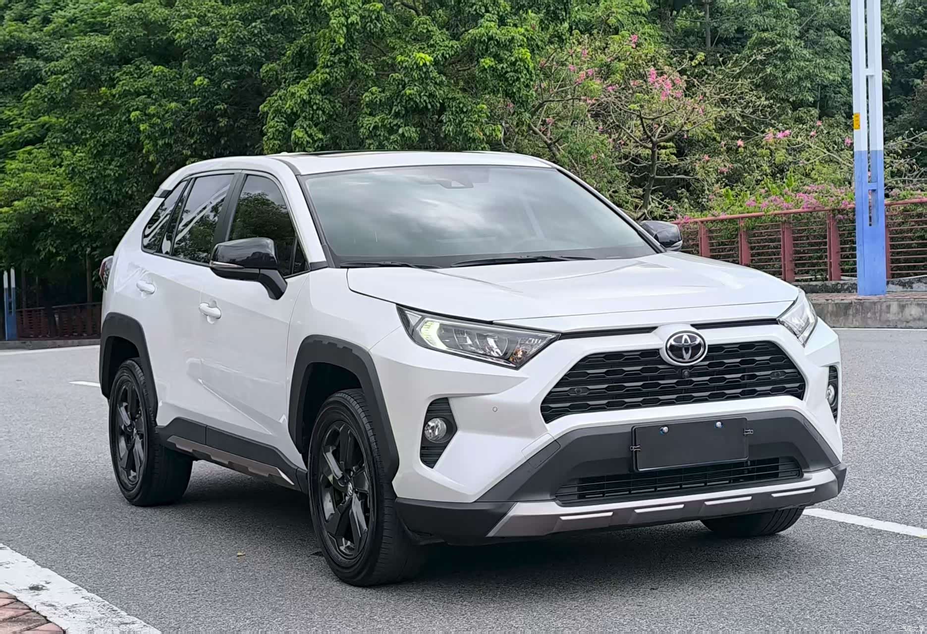 Toyota RAV4, 2023 4