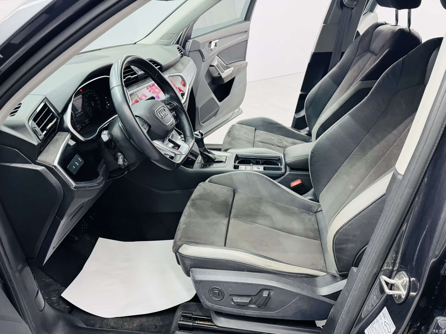 Audi Q3, 2022 4