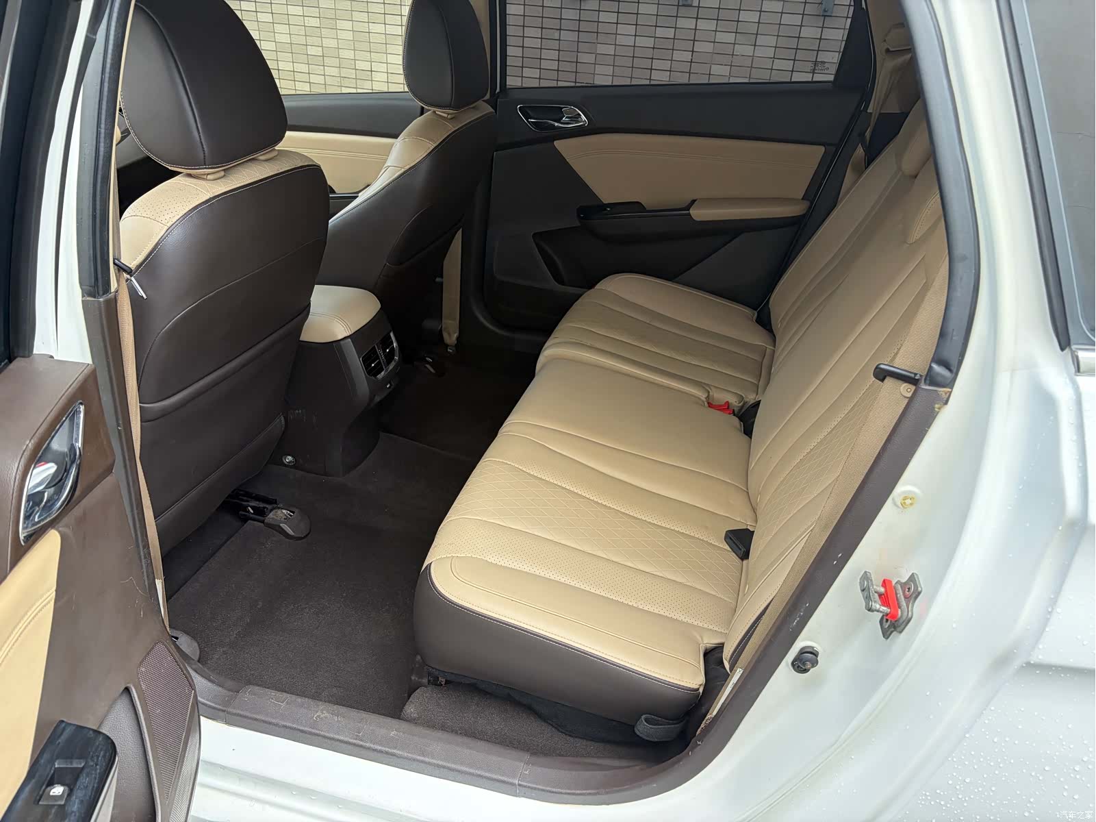 Wuling 310W, 2017 6