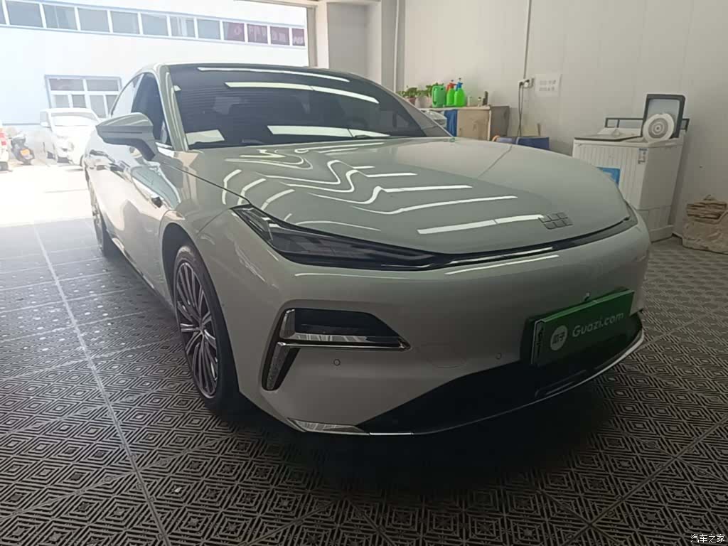 Geely 8, 2025 4