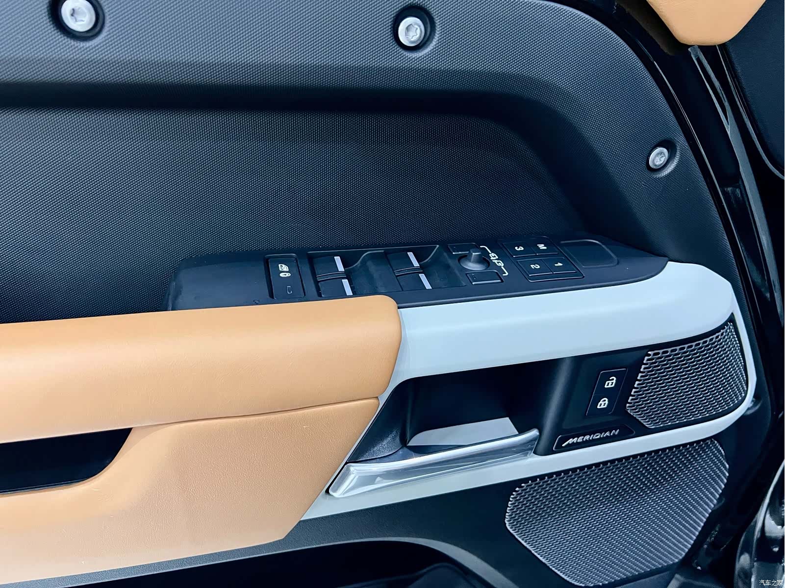 Land Rover Defender, 2024 22