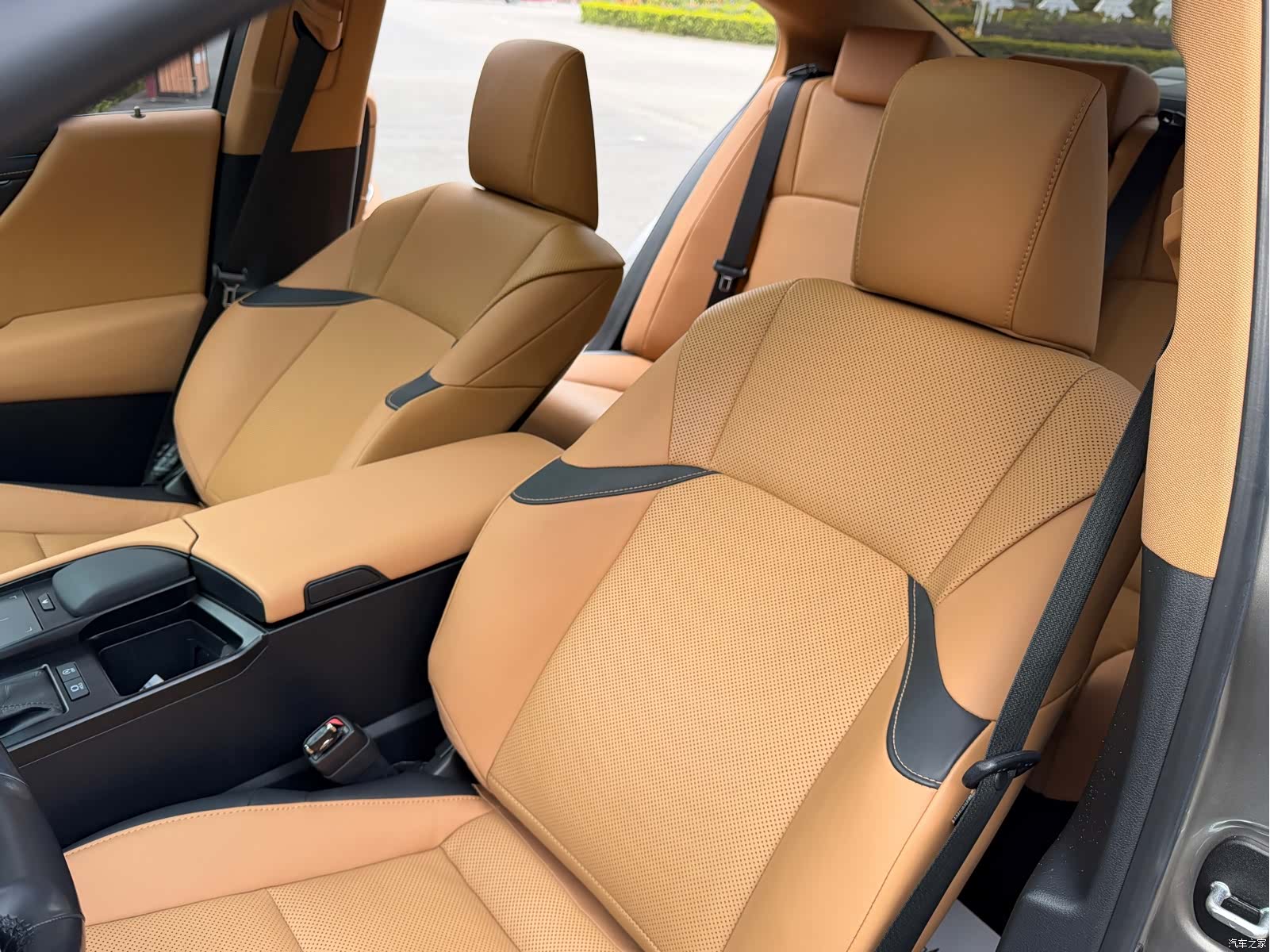 Lexus ES, 2022 16