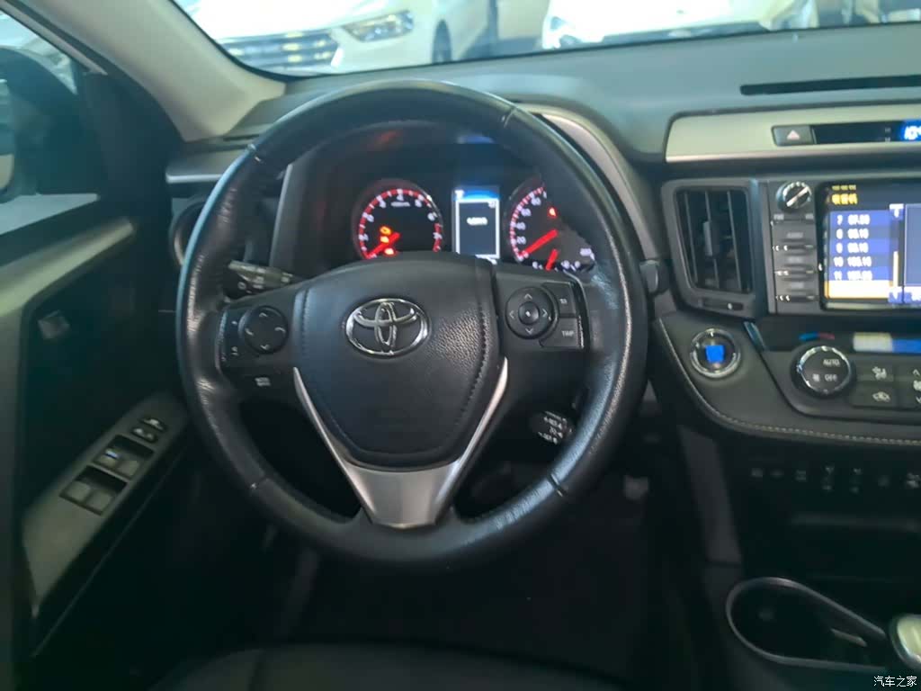Toyota RAV4, 2017 7