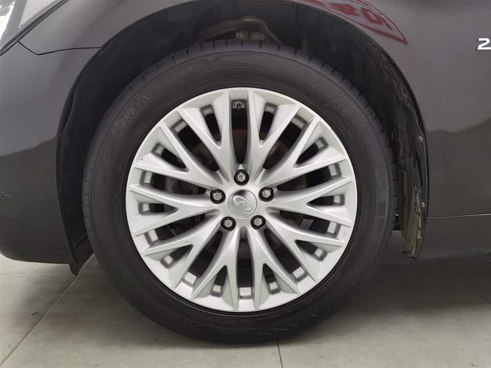 Infiniti Q70 Infiniti Q70