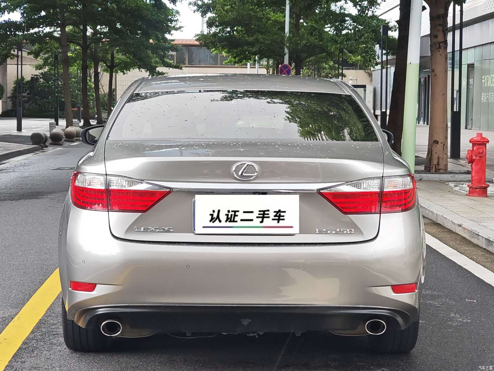 Lexus ES, 2014 4