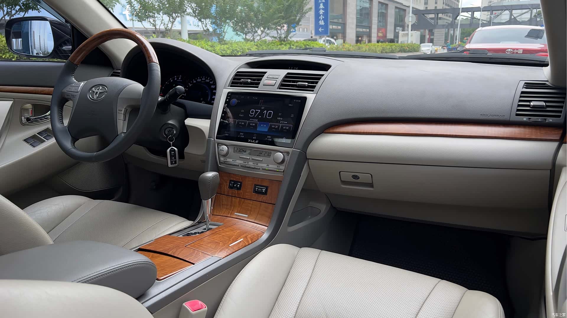 Toyota Camry, 2011 14