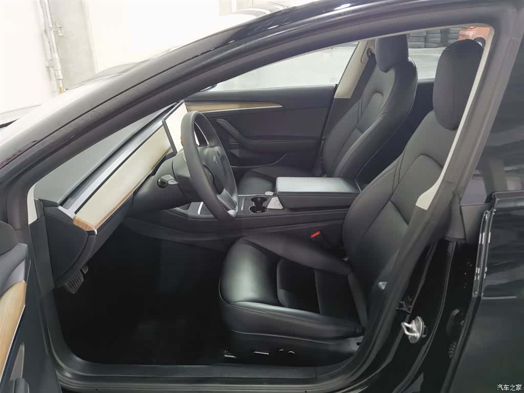 Tesla Model 3, 2023 10
