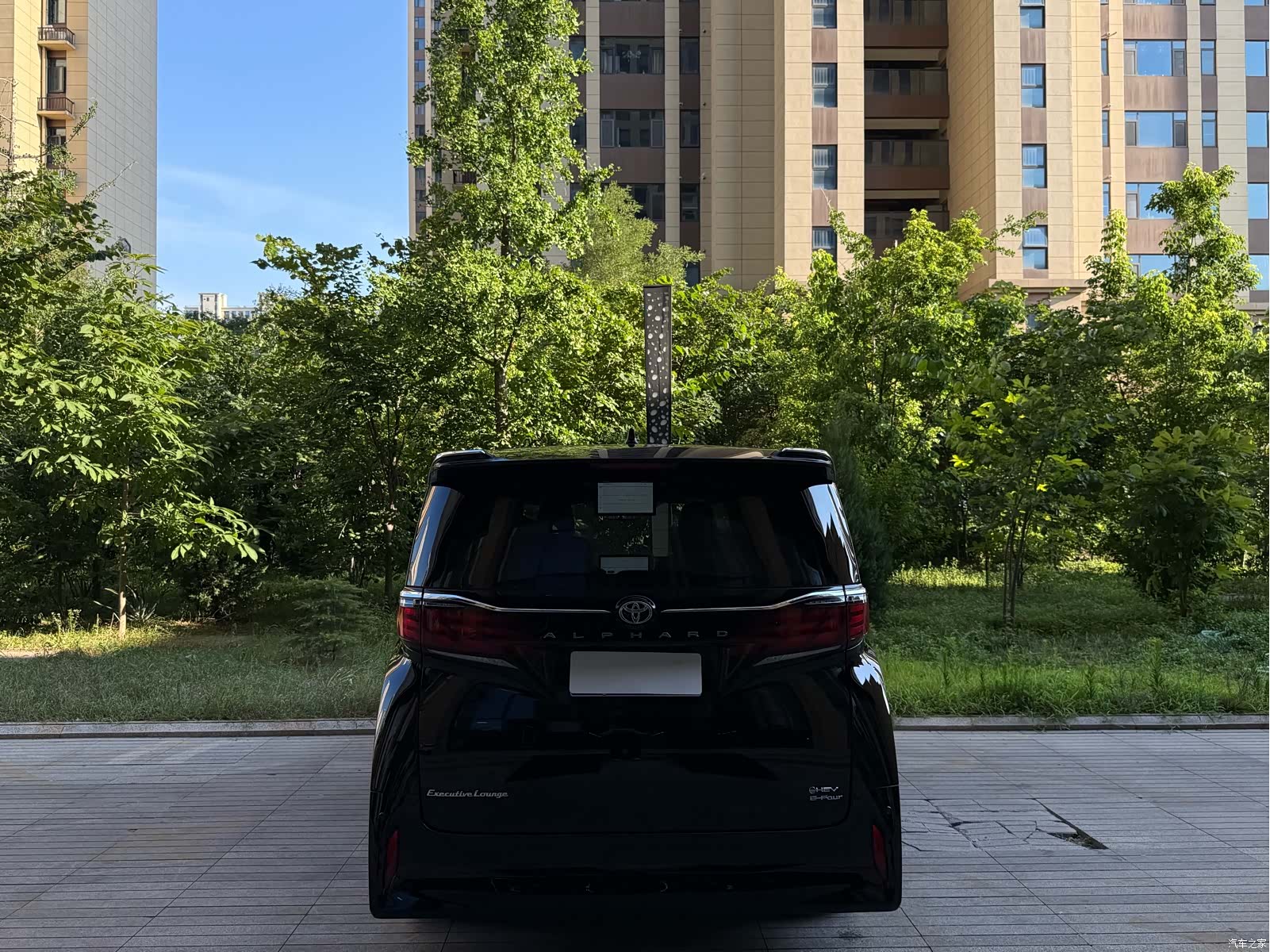 Toyota Alphard, 2025 6