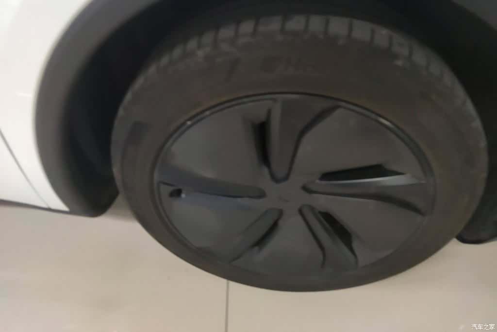 Tesla Model Y, 2025 6