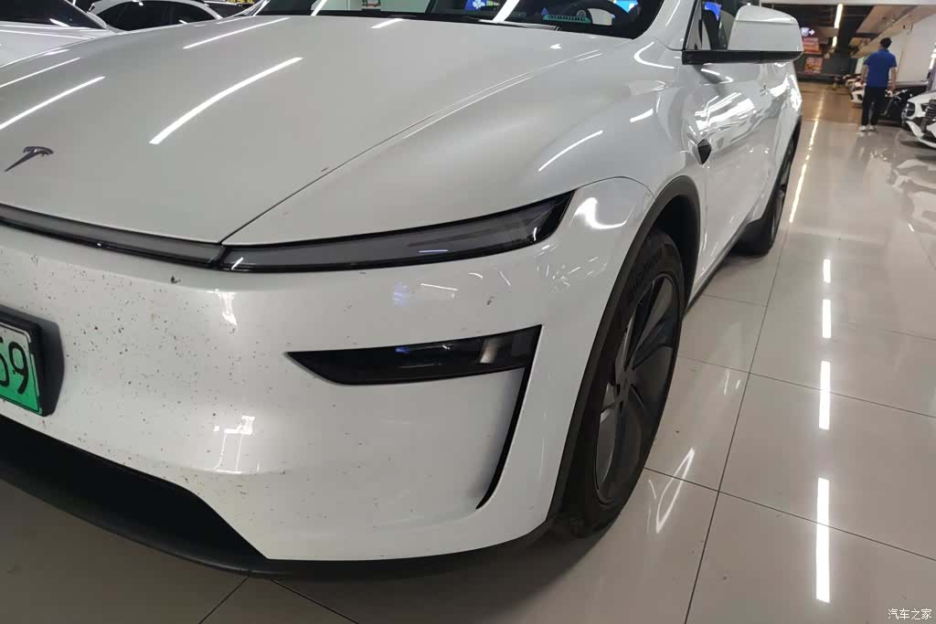 Tesla Model Y, 2025 все фото