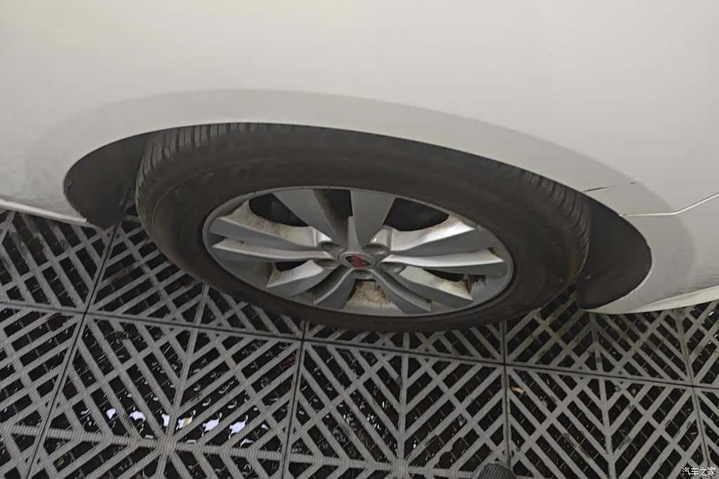 Roewe 360, 2015 6