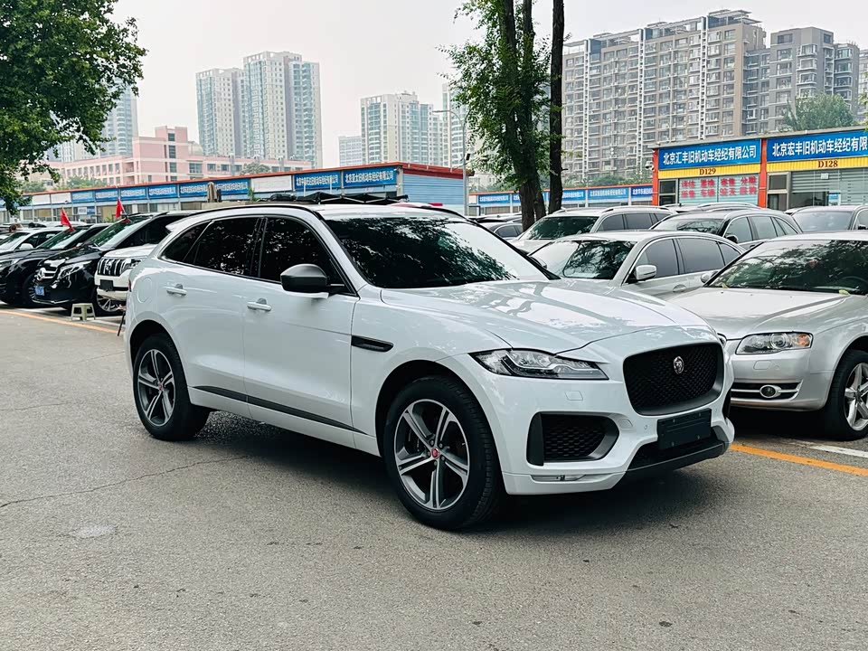 Jaguar F-PACE Jaguar F-PACE