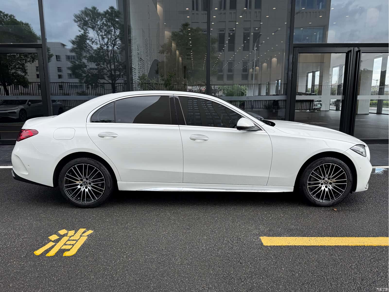 Mercedes-Benz C-Class, 2026 4