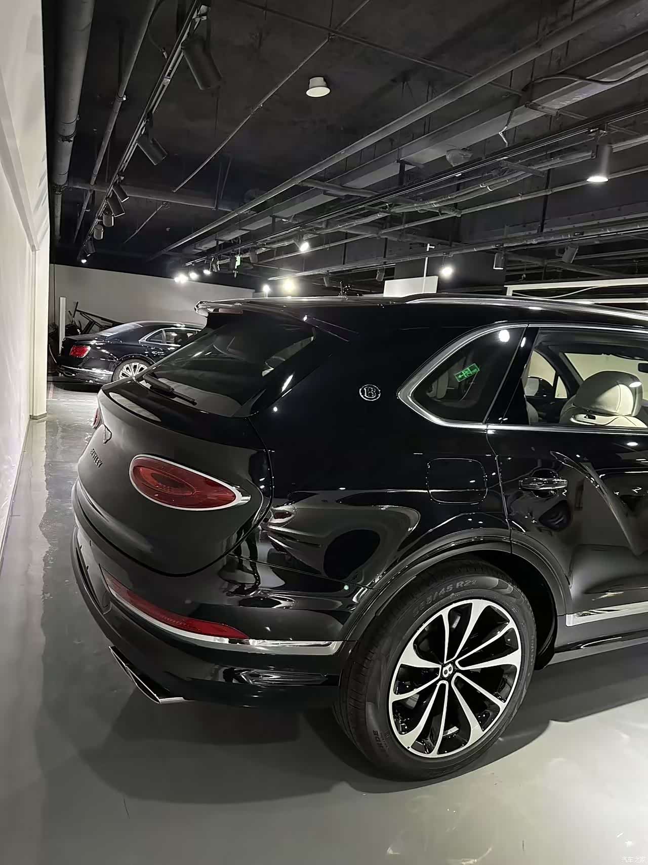 Bentley Bentayga, 2025 8